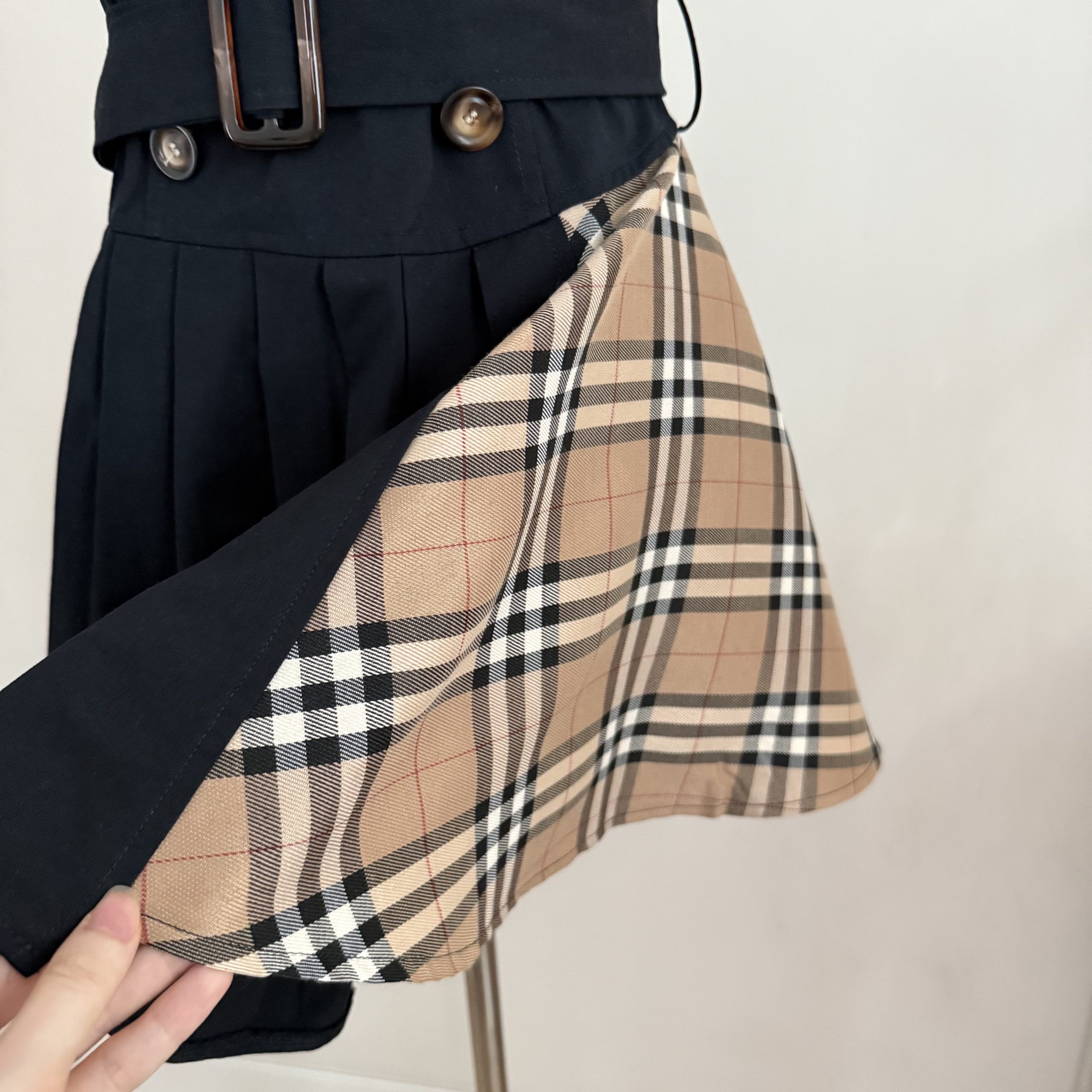 Women's Plaid Spliced Cami Dress Summer British Style Waist-Slimming Pleated Short Dress - Image 5