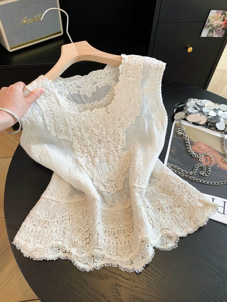 Women's Lace Cami Top Sleeveless Sheer Loose Fit Summer 2026