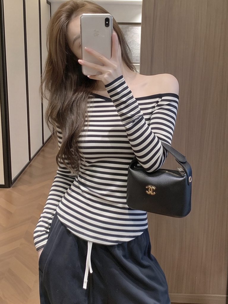 Sexy One-Shoulder Striped Long-Sleeve Slim-Fit Women's Top 2026 Fall