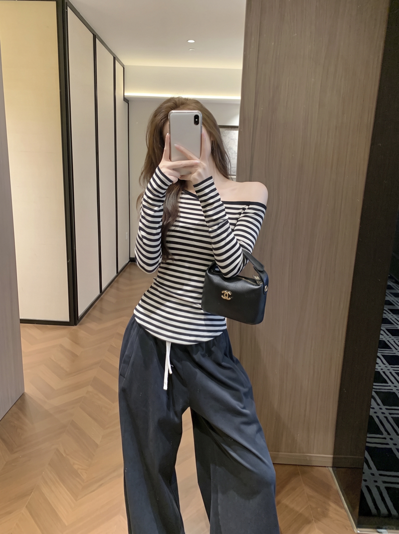 Sexy One-Shoulder Striped Long-Sleeve Slim-Fit Women's Top 2026 Fall - Image 3