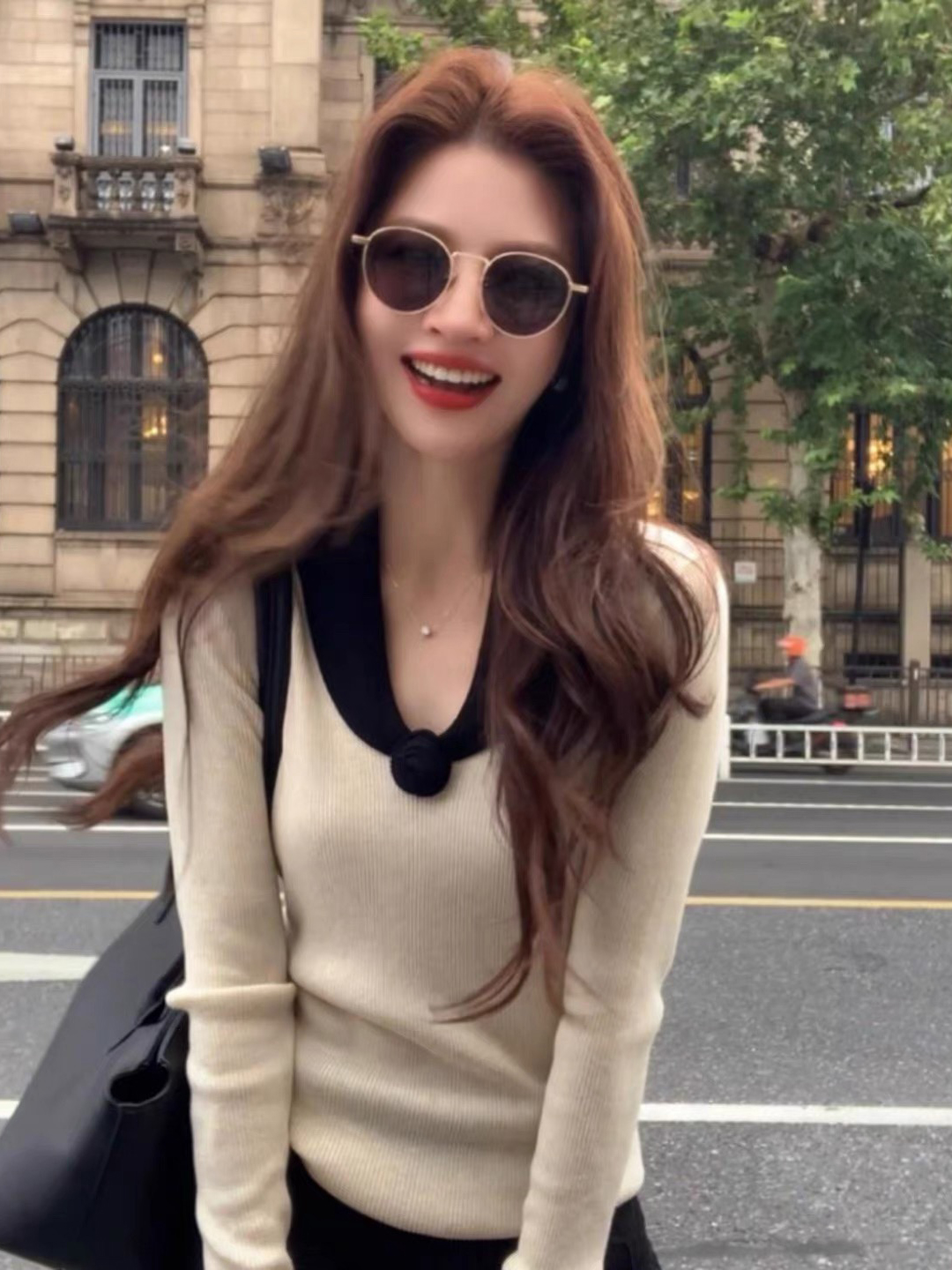 Lilian Ribbed Knit Sweater with Color-Block Design for Women New Fall Fashion - Image 3