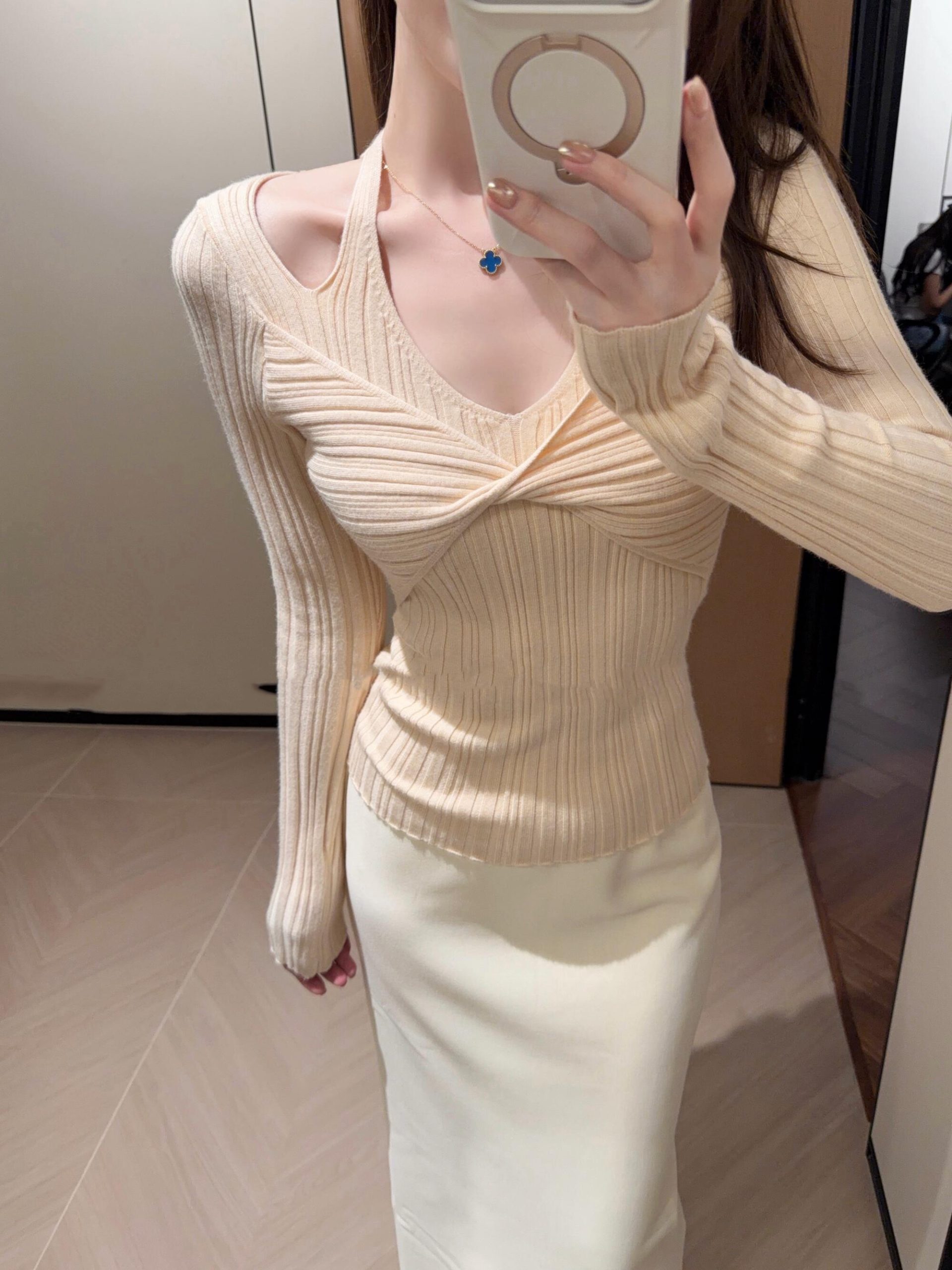 Women's Thick V-Neck Halter Twist Knit Top Faux Two-Piece Layering Shirt - Image 2