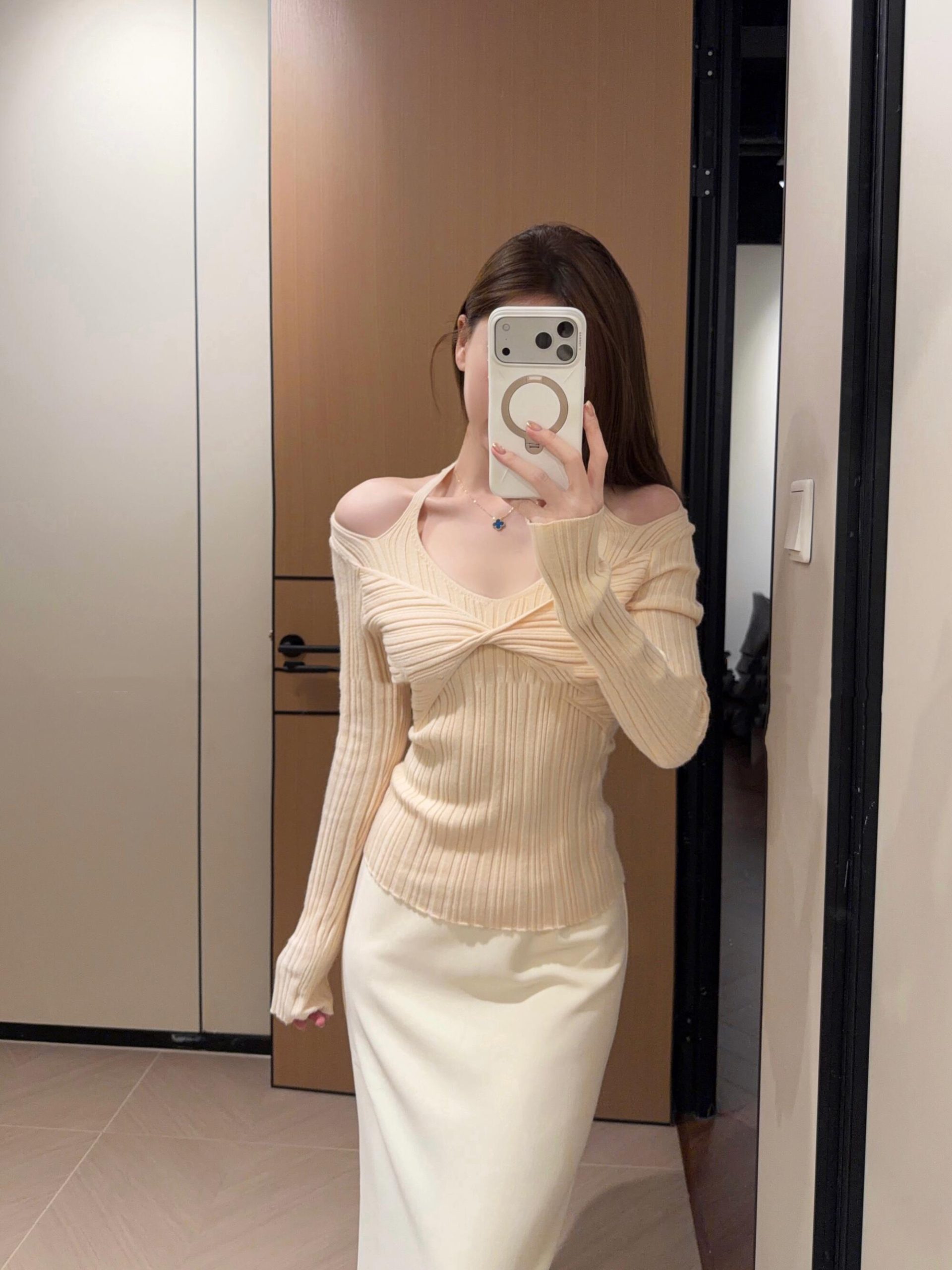 Women's Thick V-Neck Halter Twist Knit Top Faux Two-Piece Layering Shirt - Image 4